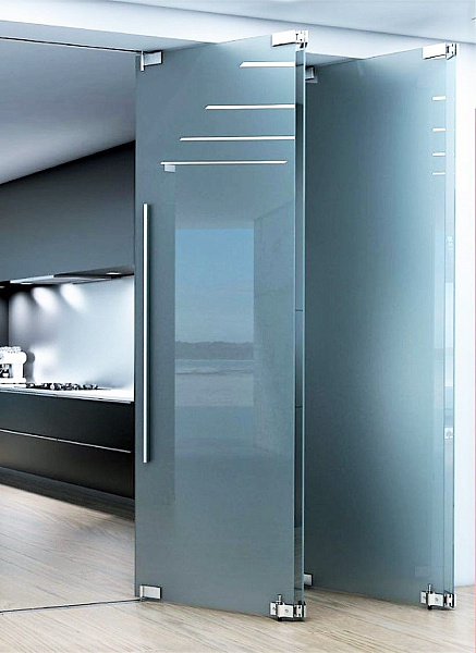 Противопожарная дверь со стеклом без рамы в квартиру